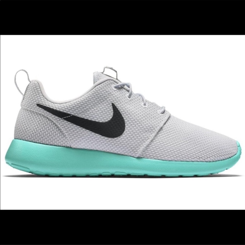Nike Roshe Run “Calypso” size 13